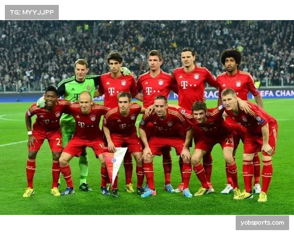 战术板:图解拜仁的三个进球,全部源于边路配合后的倒三角传中 战术板:图解拜仁的三个进球,全部源于边路配合后的倒三角传中