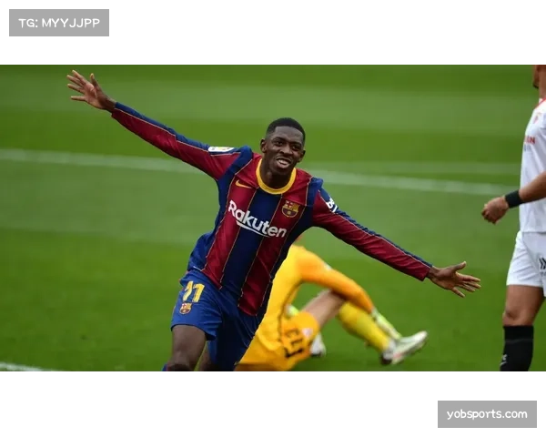 巴萨小将库巴西成功防守维尼修斯后振臂怒吼